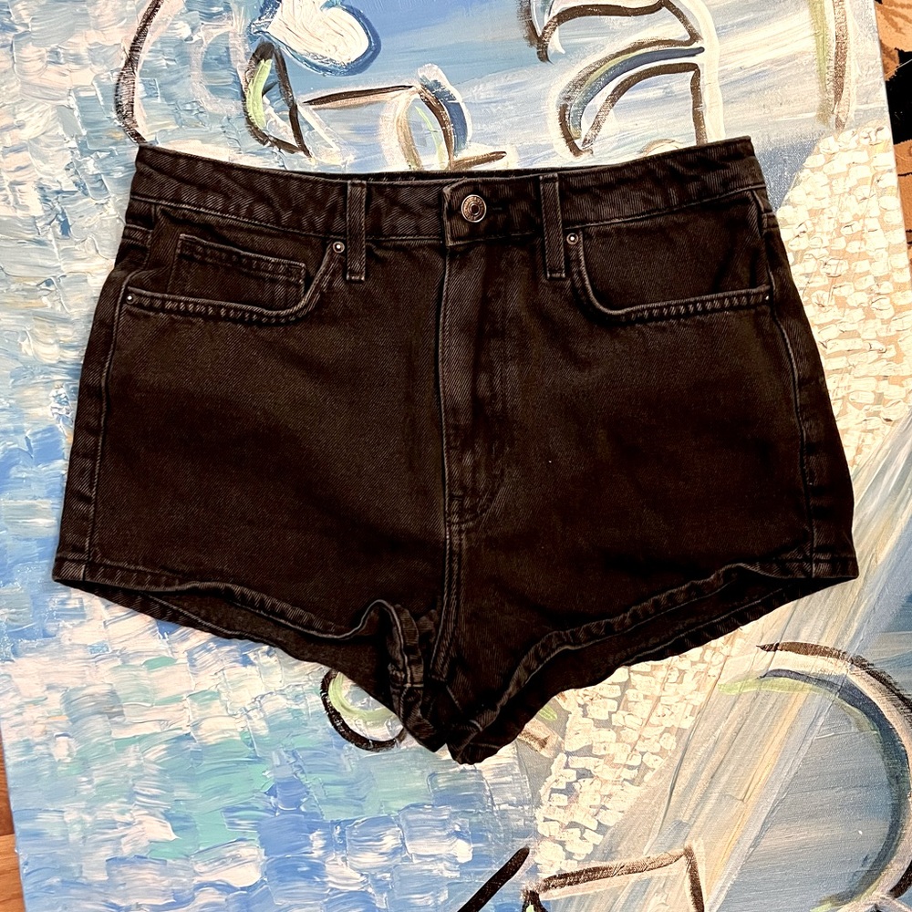 Forever 21 - black shorts - size 29